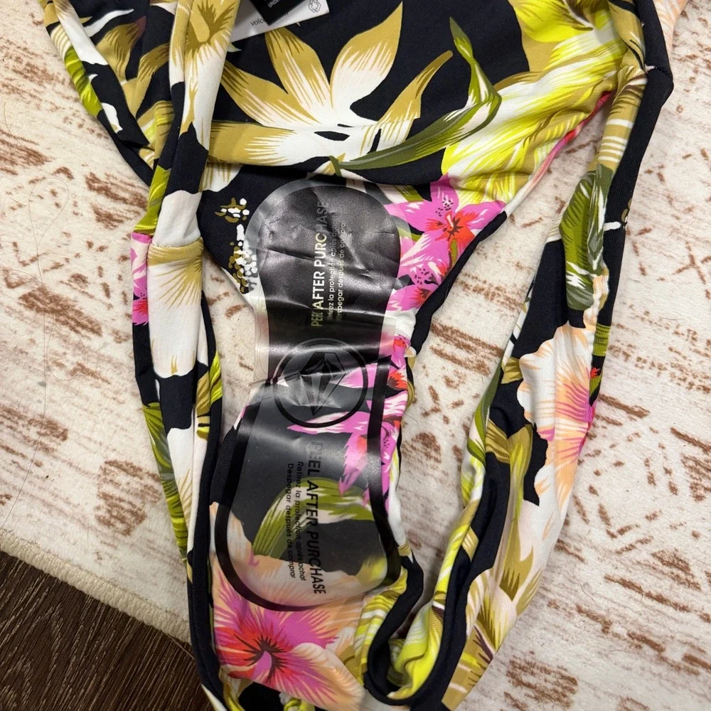 Large BNWT Volcom bikini bottom - Picture 2 of 3